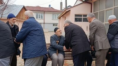 Bilecik’in Pazaryeri ilçesinde Ramazan Bayramı’nın son günü asırlardır süregelen bayramlaşma