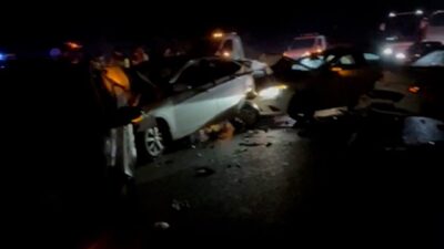 TEM Otoyolu’nun Bolu geçişinde bayram tatili dönüşü trafiğinde 5 aracın