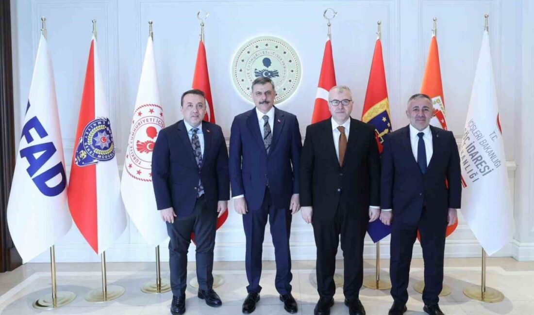 Bilecik Valisi Faik Oktay Sözer, AK Parti Bilecik Milletvekili Halil