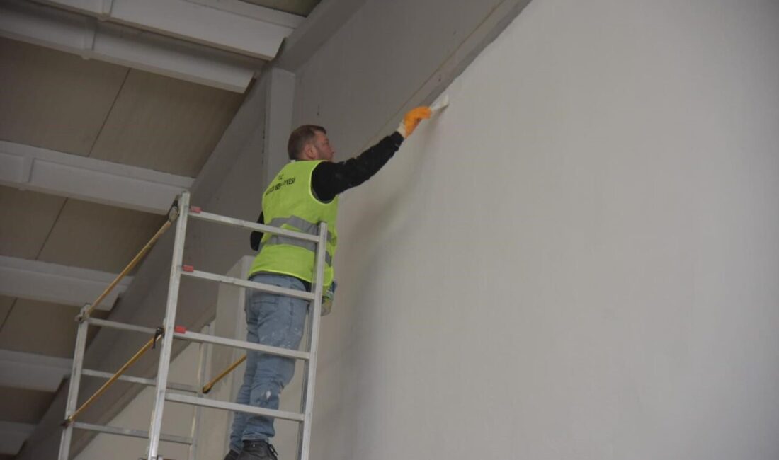 Bilecik Kapalı Pazarı’nda restorasyon ve boyama çalışmaları gerçekleştirildi. Bilecik Belediyesi