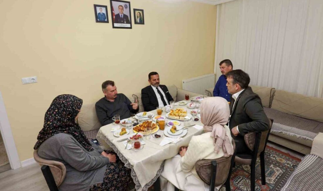 Bilecik Valisi Faik Oktay Sözer’in öncülüğünde, il protokolü, şehit ve