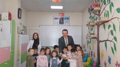 Bilecikli minikler kumbaralarında biriktirdikleri harçlıkları Filistinli kardeşleri için bağışladı. Bilecik