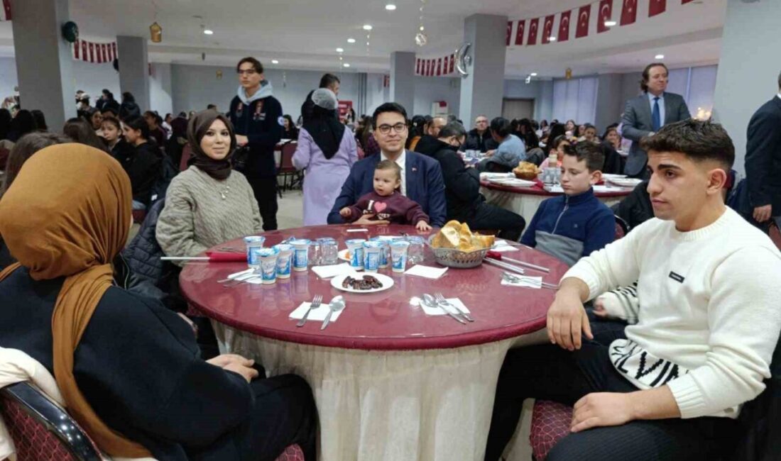 Bilecik’in Pazaryeri ilçesinde 400 öğrenciyle dayanışma sofrası kuruldu. Millî Eğitim