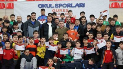 Bilecik’te 400 küçük güreşçi minderde ter döktü. Okul Spor Faaliyetleri