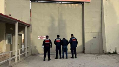 Bilecik’te yakalama kaydı bulunan şahıs jandarma ekiplerince yakalandı. Edinilen bilgilere