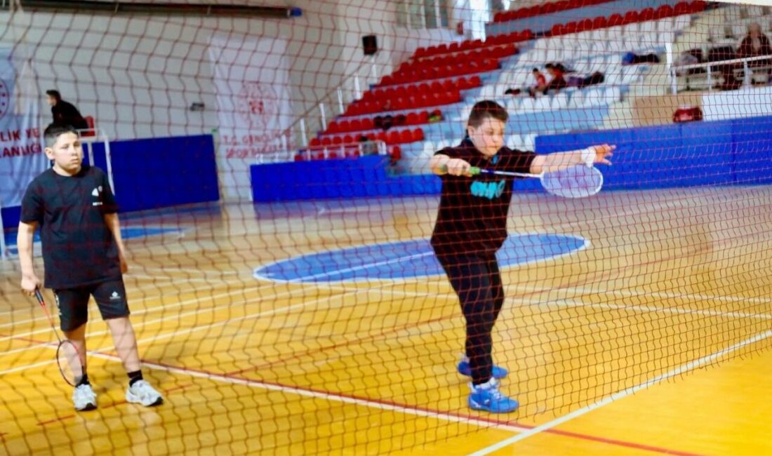 Bilecik’te Badminton Küçükler İl Birinciliği müsabakaları tamamlandı Atatürk Spor Salonu’nda