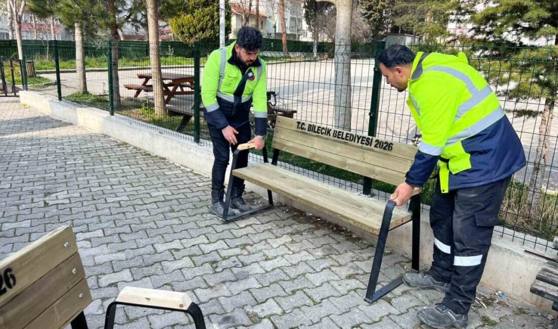 Bilecik Belediyesi Park ve Bahçeler Müdürlüğü ekipleri tarafından yeşillendirme ve