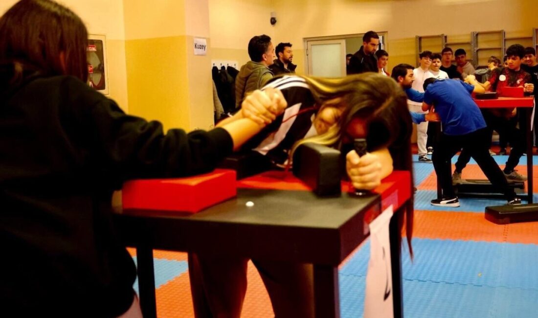 Bilecik’te Okul Spor Faaliyetleri Bilek Güreşi Yıldızlar İl Birinciliği müsabakaları
