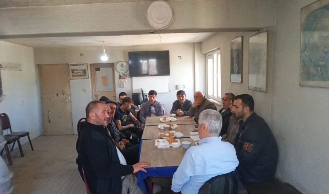 Bilecik’in Yenipazar ilçesine bağlı Kükürt Köyü’nde çiftçilere yönelik bilgilendirme eğitimi