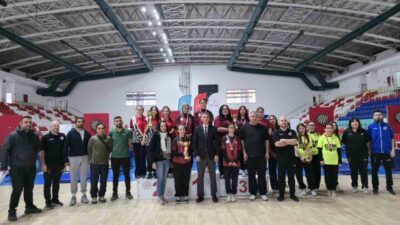 Bilecik’in Bozüyük ilçesinde Dart Yıldızlar İl Birinciliği tamamlandı. Okul Spor