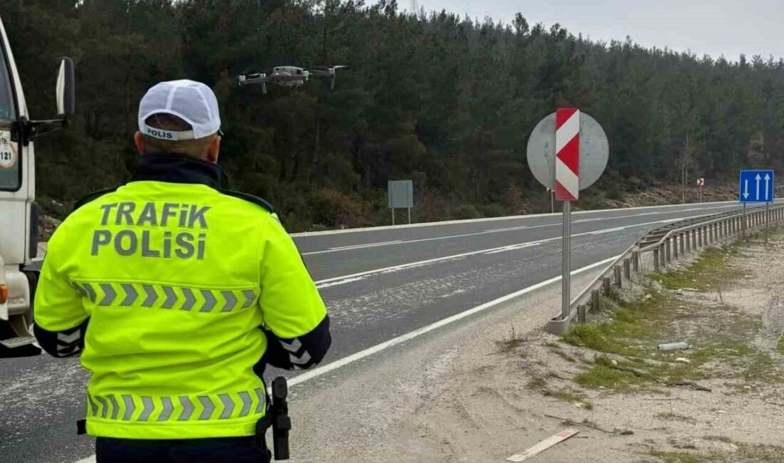 Bilecik’te polis ekiplerince drone destekli trafik denetimi gerçekleştirildi. Edinilen bilgilere