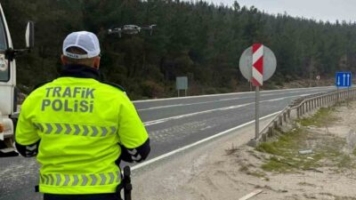 Bilecik’te polis ekiplerince drone destekli trafik denetimi gerçekleştirildi. Edinilen bilgilere