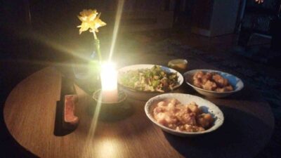 Bilecik’in Pazaryeri ilçesinde yaşanan elektrik kesintisi, köylüleri Ramazan ayında iftarlarını