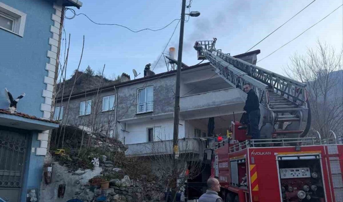 Bilecik’e bağlı Küplü köyü mevkiinde bir evin bacasında yangın çıktı.