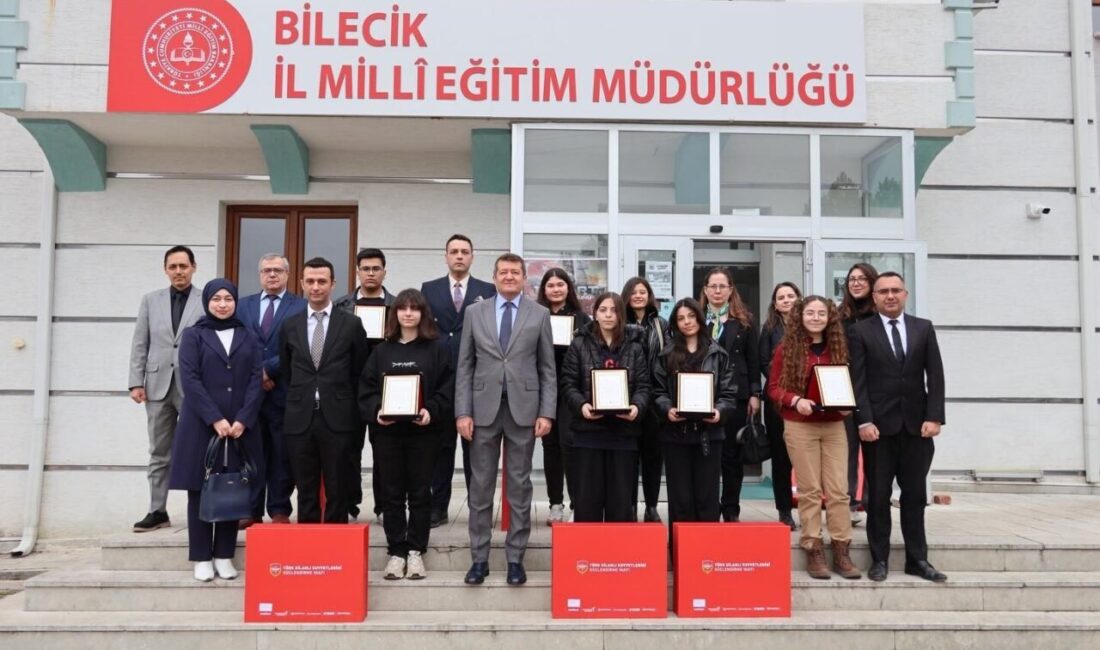 Bilecik İl Millî Eğitim Müdürü Serdal Şimşek, genç yeteneklerin başarılarını