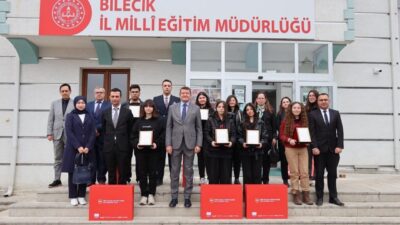 Bilecik İl Millî Eğitim Müdürü Serdal Şimşek, genç yeteneklerin başarılarını