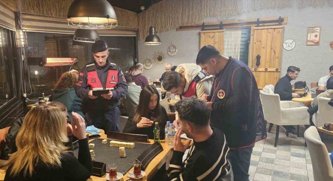 Bilecik’te jandarma ekiplerince kumar ve yasa dışı bahse yönelik gerçekleştirilen