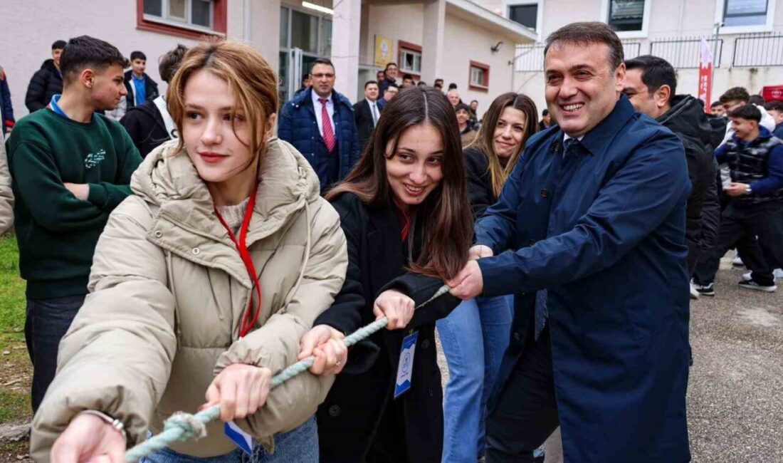 Bilecik’te Nevruz, il protokolünün de katılımıyla düzenlenen programda coşkuyla kutlandı.