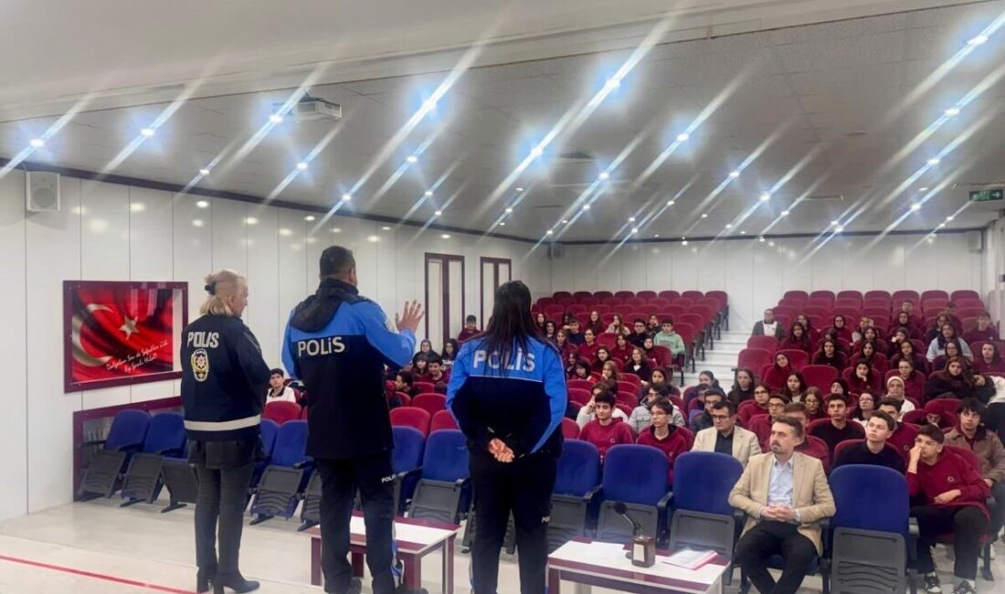 Bilecik’te öğrencilere güvenlik ve zorbalık eğitimi verildi. Bilecik İl Emniyet