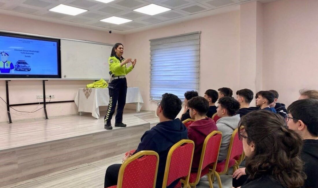 Bilecik’te öğrencilere trafik bilinci eğitimi verildi. Bilecik İl Emniyet Müdürlüğü