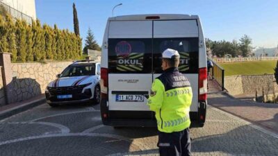 Bilecik’in Vezirhan Beldesi’nde okul servis araçları denetlendi. Bilecik Merkez İlçe