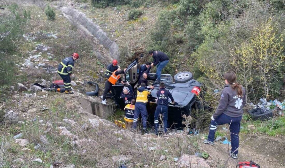Bilecik’te seyir halindeki otomobilin takla atması sonucu 2 kişi yaralandı.