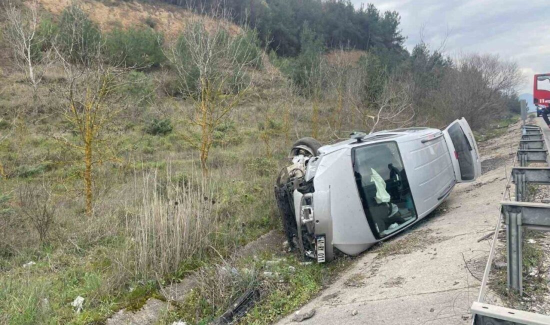 Bilecik’in Osmaneli ilçesinde meydana gelen trafik kazasında, şarampole uçan araçtaki