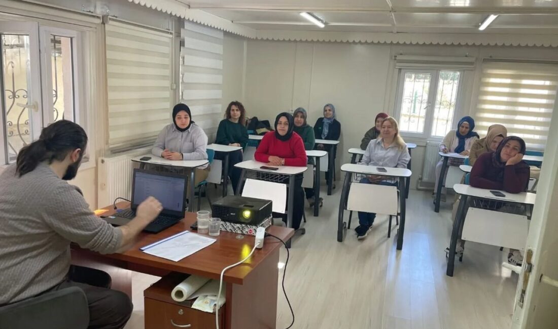 Bilecik Aile Destek Merkezi (ADEM) kursiyerlerine, bağımlılıkla mücadele kapsamında tütün