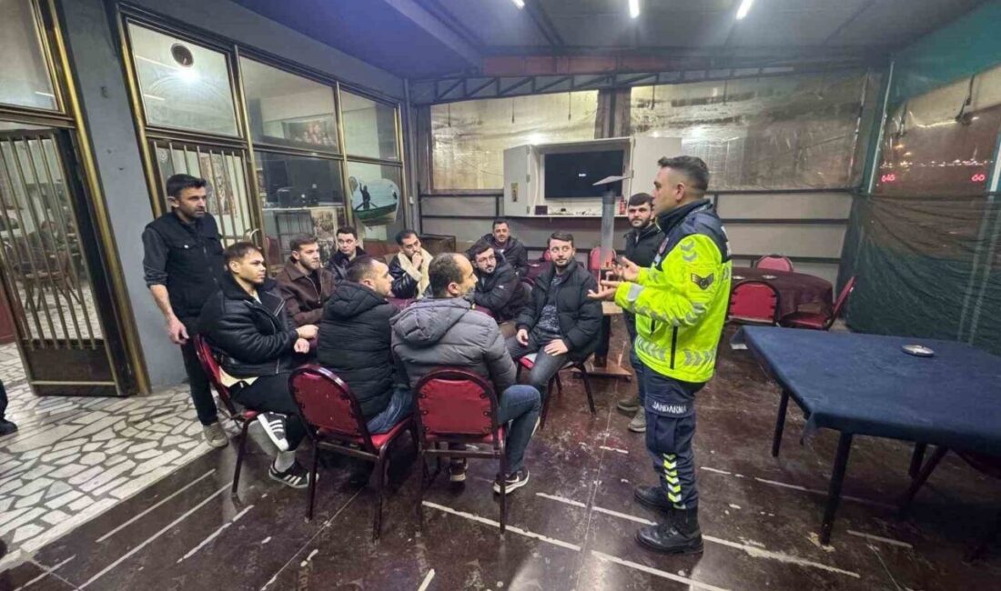 Bilecik’in Vezirhan beldesinde vatandaşlar trafik kurallarını yerinde öğrendi. Vezirhan beldesinde