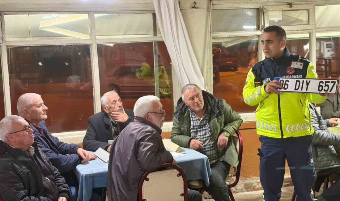 Bilecik’in Bozüyük ilçesinde vatandaşlara trafik kuralları eğitimi verildi. Bozüyük ilçesine