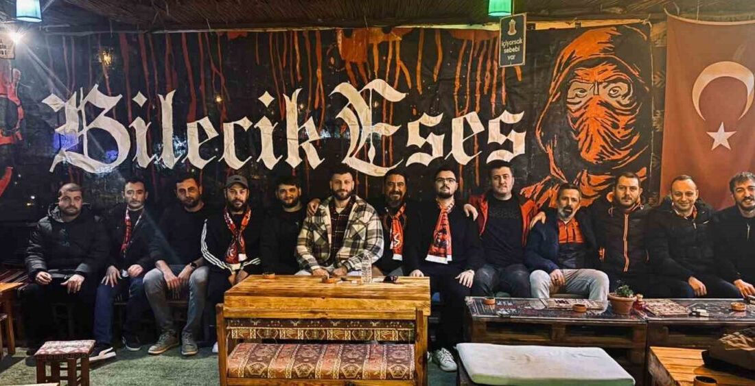 Bilecik’te yaşayan Eskişehirspor taraftarları iftarda bir araya gelerek, birlik ve