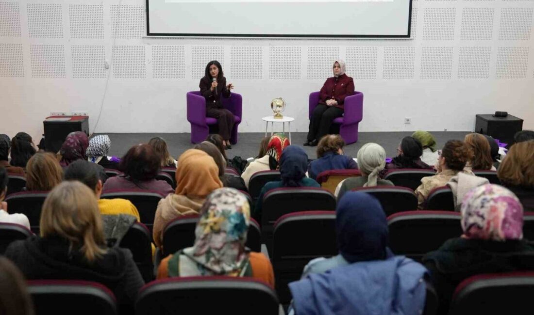 Düzce Bilim Merkezi’nde “Bilim ve Teknolojide Kadın” başlığıyla düzenlenen programda