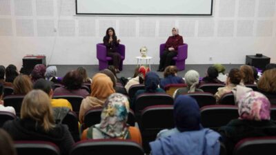 Düzce Bilim Merkezi’nde “Bilim ve Teknolojide Kadın” başlığıyla düzenlenen programda