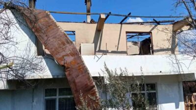 Bolu’nun Göynük ilçesinde çıkan yangında 2 katlı ev kullanılamaz hale