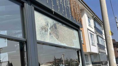 Bolu’da, Ramazan ayı nedeniyle kapalı olan alkollü bir restorana motosikletle