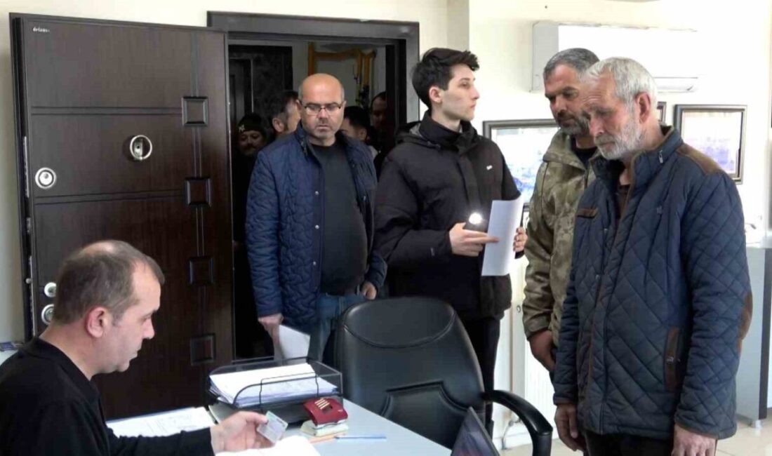 Yeni trafik cezalarının yürürlüğe girmesiyle birlikte vatandaşlar, APP plakalarını değiştirmek