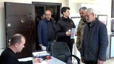 Yeni trafik cezalarının yürürlüğe girmesiyle birlikte vatandaşlar, APP plakalarını değiştirmek