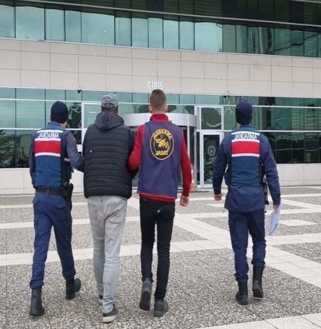Bolu’da hırsızlık olayına karışan şüpheli, JASAT ekiplerince yakalandı. Bolu İl