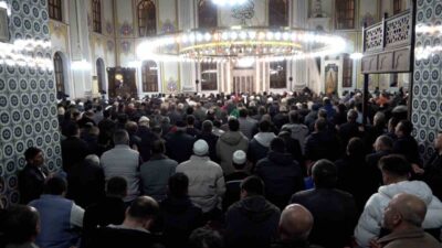 Bolu’da bin aydan hayırlı olarak kabul edilen Kadir Gecesi’nde vatandaşlar