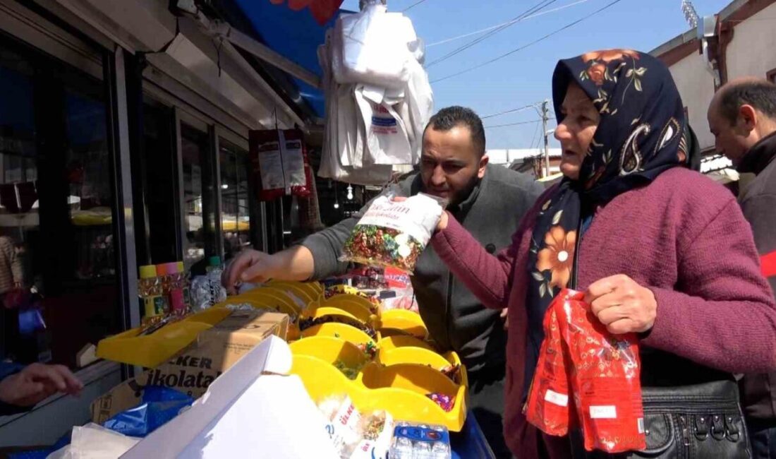 Bolu’da yaklaşan Ramazan Bayramı öncesi kurulan semt pazarında bayram şekerleri