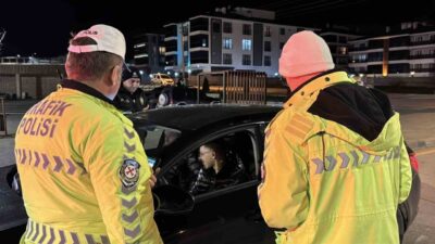Bolu’da polis ekiplerince son bir haftada gerçekleştirilen trafik denetimlerinde, kurallara