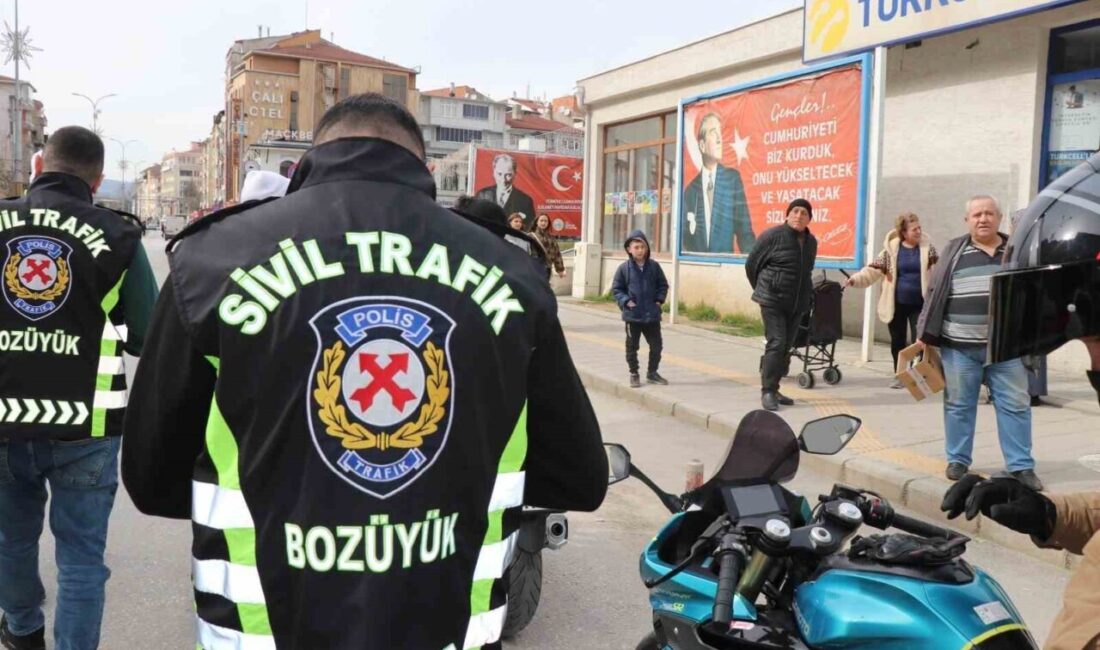 Bilecik’in Bozüyük ilçesinde trafik kurallarına uyulmasını sağlamak ve ihlallerin önüne