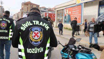 Bilecik’in Bozüyük ilçesinde trafik kurallarına uyulmasını sağlamak ve ihlallerin önüne
