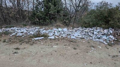 Bilecik’te doğaya gelişi güzel bırakılan plastik atıklar, tarım arazilerini ve