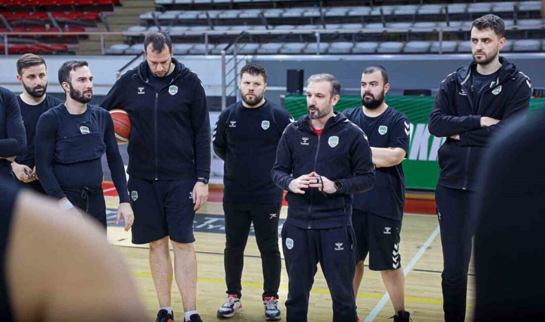 Türkiye Erkekler Basketbol 2. Ligi’nde normal sezonu lider tamamlayan Sakarya