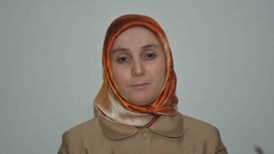 Sakarya’nın Hendek ilçesinde sokak köpeklerinin saldırısına uğrayan kadın, yaşadığı korku