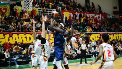 Türkiye Sigorta Basketbol Ligi’nin 30’uncu haftasında Göztepe’ye konuk olan Çayırova