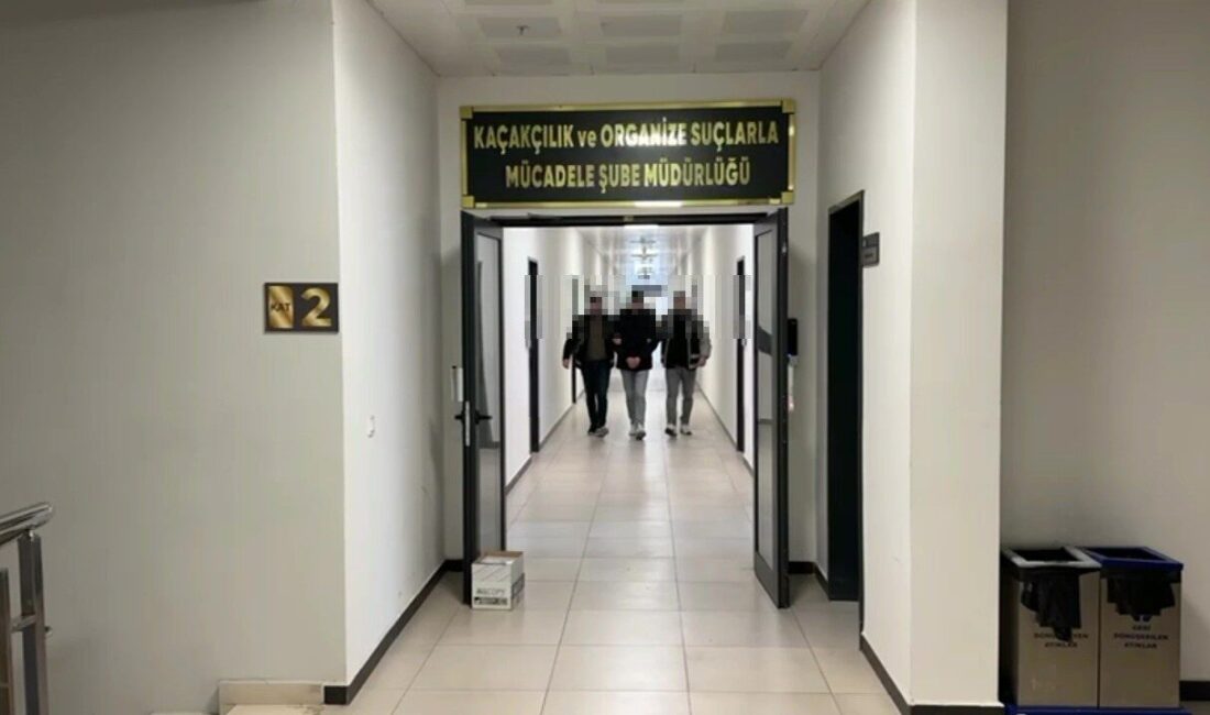 Kocaeli’nin Derince ilçesinde polis ekiplerince düzenlenen operasyonda, FETÖ’nün 15 Temmuz