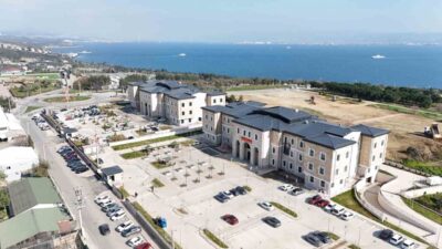 Darıca’da kamu kurumlarını tek çatı altında toplayan yeni hükümet konağı