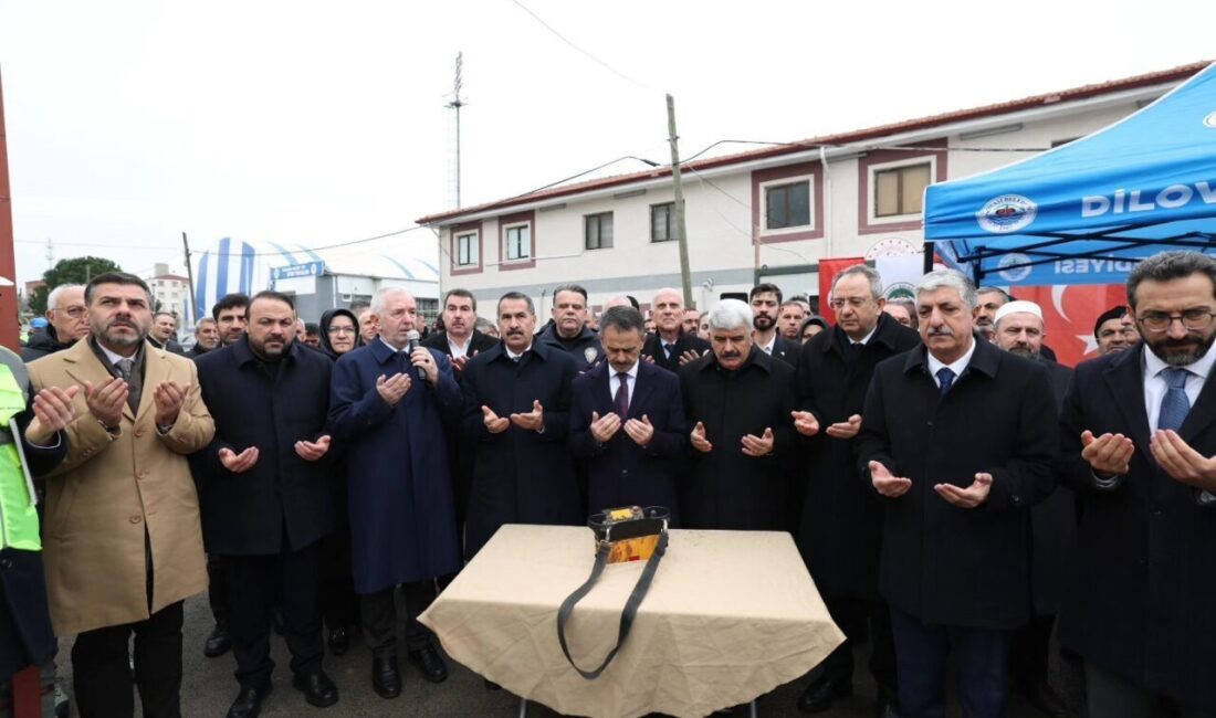 Dilovası’nda yeni müftülük binasının temeli düzenlenen törenle atıldı. Dilovası Belediyesi